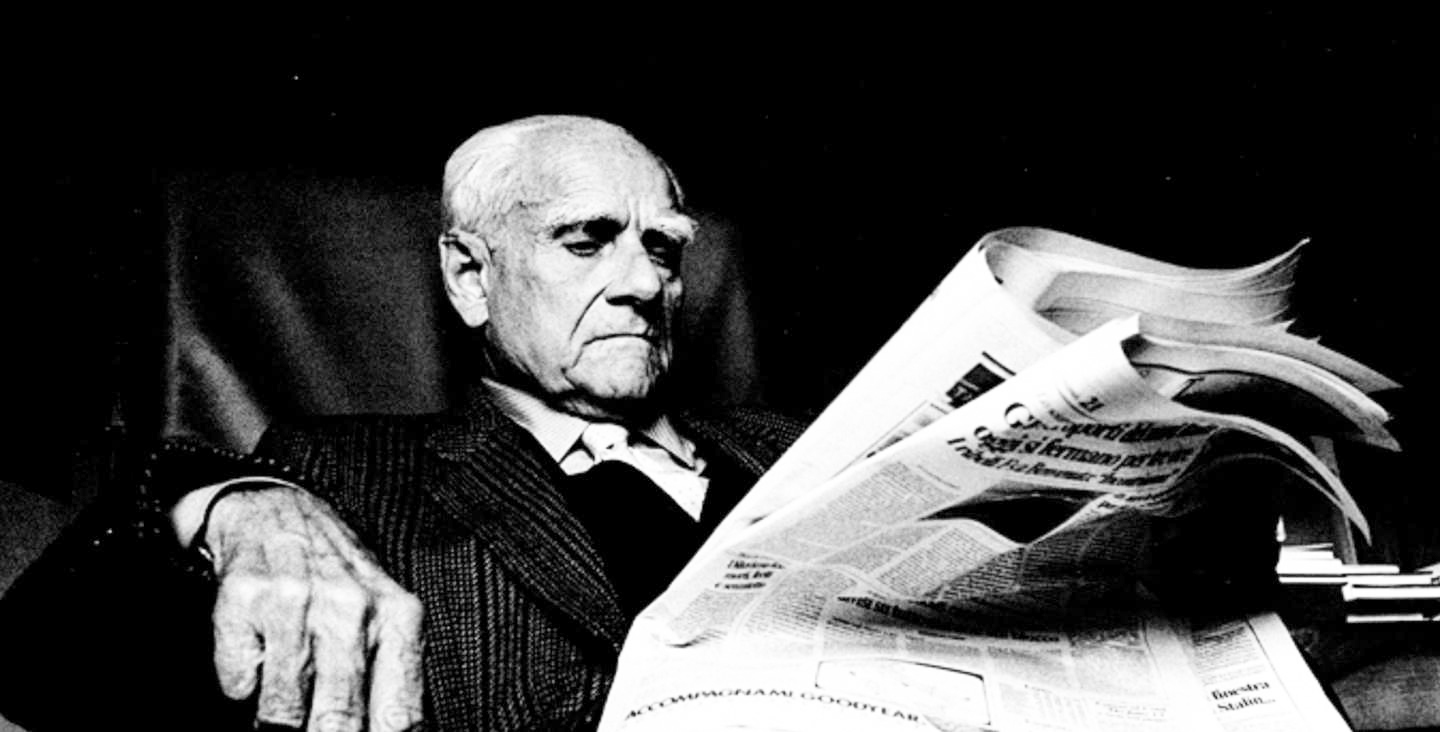 Citazioni di Alberto Moravia: “Da quell’ombra, laggiù…