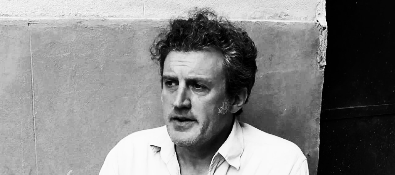 Citazioni di Antonio Manzini: “A sentire la storiella la donna…”