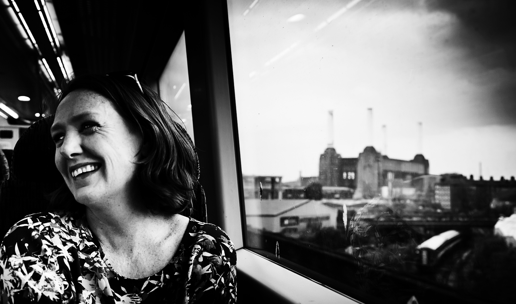 Citazioni di Paula Hawkins: “Mi sfugge ciò che vorrei trattenere…”